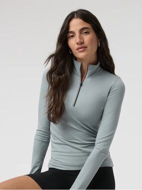 Vuori Chalk Blue Heather Halo Essential Half-Zip Hoodie